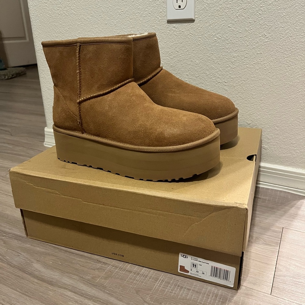 UGG Classic Mini Platform Boot